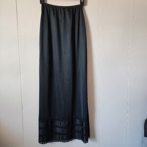 Vintage Gossard Artemis Style 9014 Black Nylon Half Slip Skirt Lace Hem USA XS